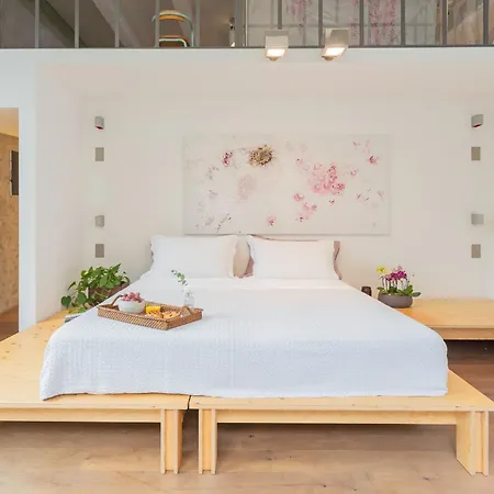 Design Loft With Private Parking شقة كومو