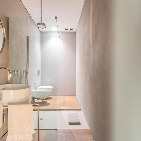 Design Loft With Private Parking شقة *
