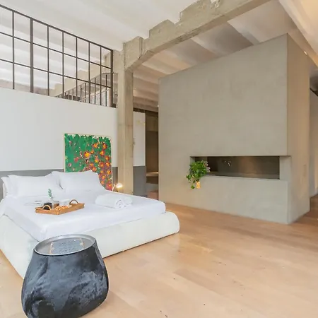 Design Loft With Private Parking شقة *