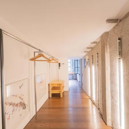Design Loft With Private Parking شقة