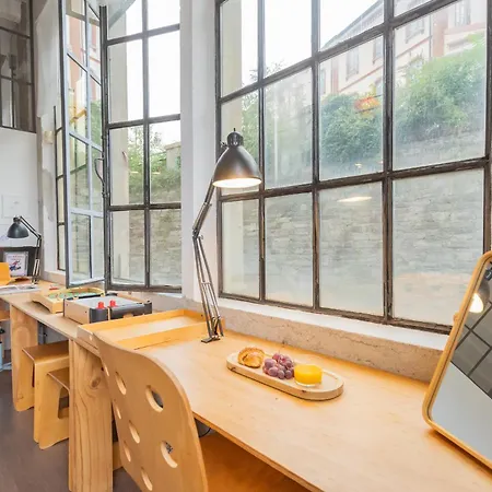 Design Loft With Private Parking كومو