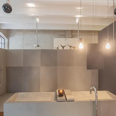 Design Loft With Private Parking * كومو
