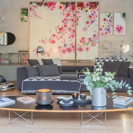 Design Loft With Private Parking شقة *