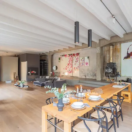 Design Loft With Private Parking *