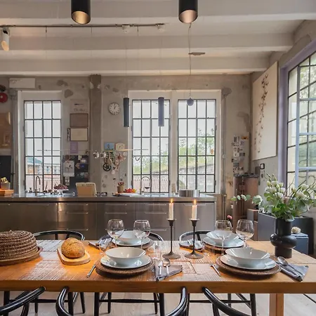 Design Loft With Private Parking شقة *