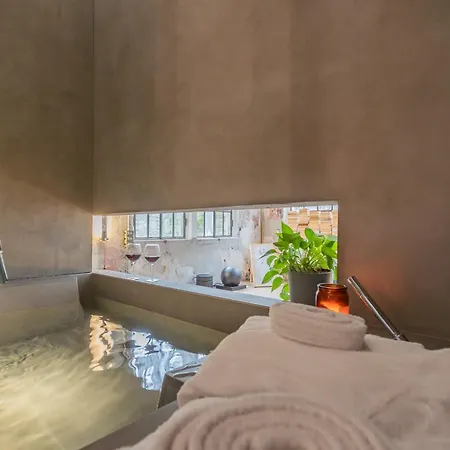 Design Loft With Private Parking * كومو